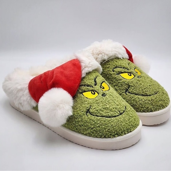 American Eagle Grinch Scuff Slippers Green Faux Fur Santa Hat Size 7 NWOT - Picture 12 of 14